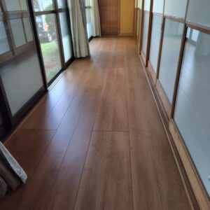 🏠床板🏠古くなった廊下の床を新しくリフォーム