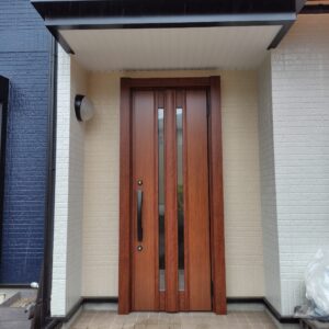 🏠玄関🏠LIXILリシェントなら、壁を壊さす1日でリフォーム完了