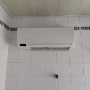 🏠温水式・浴室暖房乾燥機🏠タイル浴室も諦めない!後付けできるリンナイ壁掛型暖房乾燥機