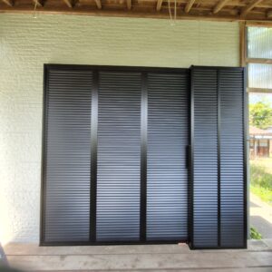 🏠雨戸🏠サッシのみの窓にLIXIL【雨戸一筋】を後付け 防犯・台風対策リフォーム