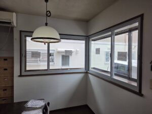 🏠内窓🏠 特殊な窓にも対応!コーナー窓の内窓リフォーム
